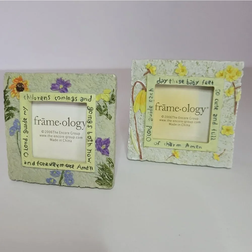 Frame•ology Set of 2 Square Resin Frames